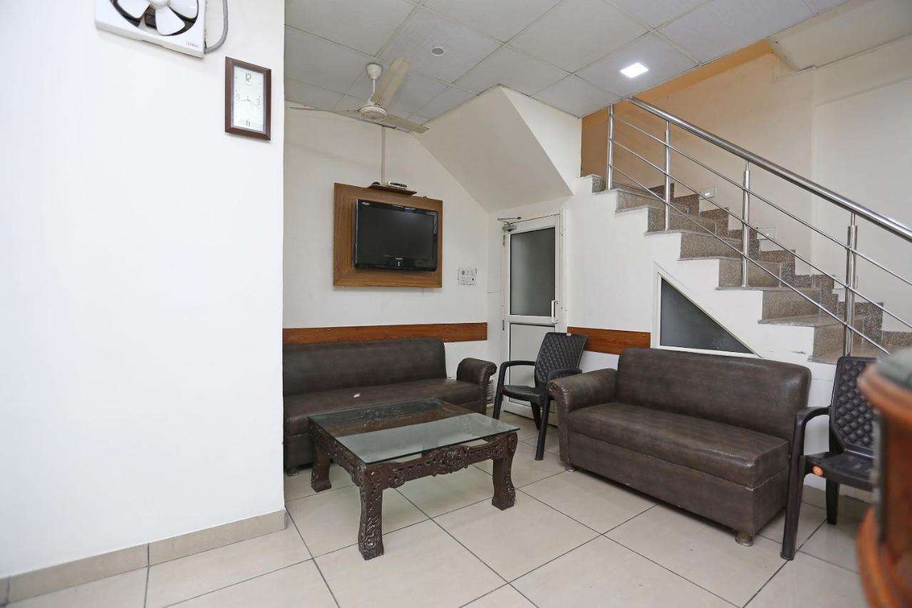Oyo Flagship 9554 Hotel Grand Plaza Faridabad Zewnętrze zdjęcie